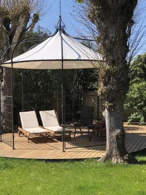 La Collinière Hôtels à proximité de : Circuit de l'Ouest Parisien