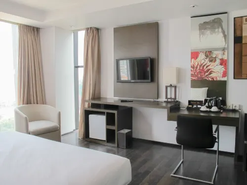 โรงแรมดิอักมานี จาการ์ตา - สระว่ายน้ำแบบอินฟินิตี้