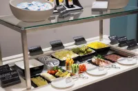 Hilton Garden Inn Zurich Limmattal - breakfast