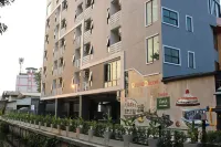 Double D Hotel Hotels in Pak Kret