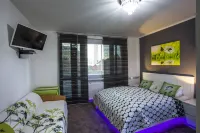 Penmoor Creek - Petržalka Hotel di Bratislava V
