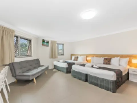 Castle Crest Motel Hotels in North Ward