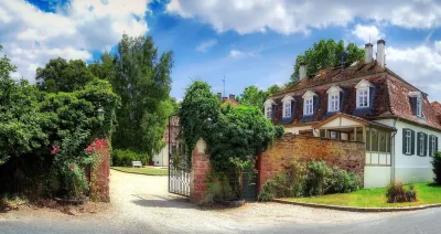 Jagdschloss Mönchbruch فنادق في مورفلدن والدورف
