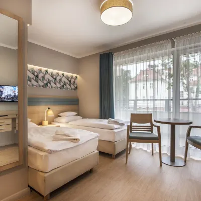 Hotel Cesarskie Ogrody Hotels near Neptun