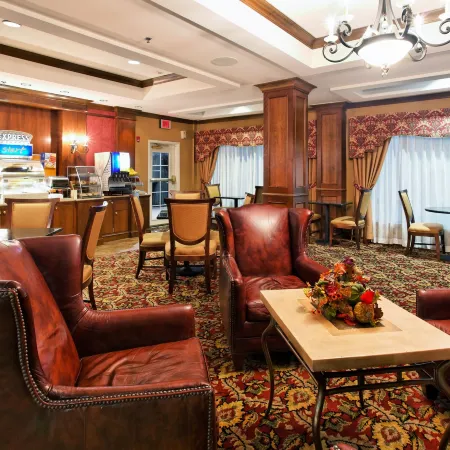 Holiday Inn Express & Suites TUPELO by IHG