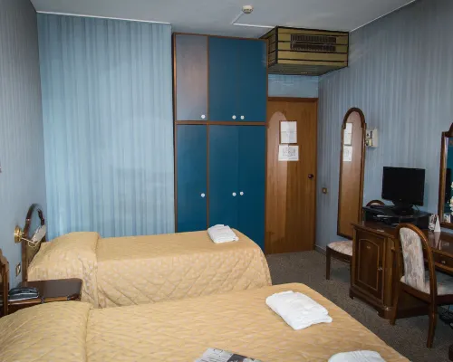 هوتل أكورسو Hotels near كيو تي أوتو