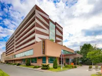 Avanti Hotel Hotels near Technical museum
