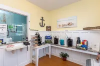 Topsail Shores Inn Hotel di North Topsail Beach