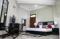 Flomi Hotel
