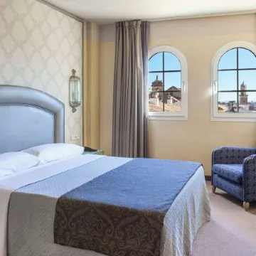Hotel Macià Alfaros Отели рядом с достопримечательностью «Площадь Пласа-де-лас-Тендильяс»