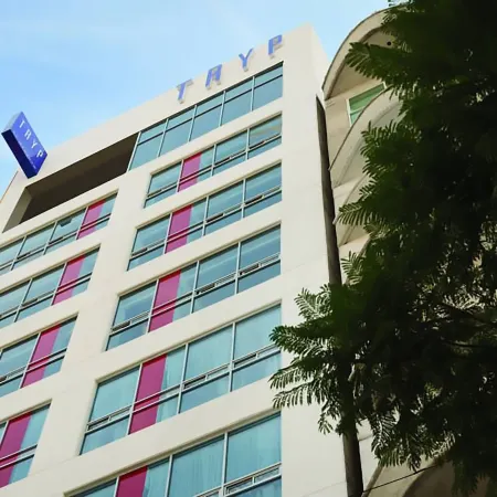 Tryp by Wyndham Mexico City World Trade Center Area Отели рядом с достопримечательностью «Чапультепекский дворец»
