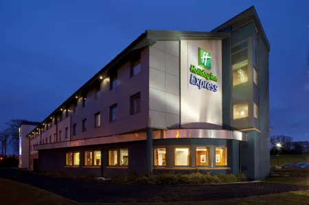 Holiday Inn Express Dunfermline Отели рядом с достопримечательностью «Dunfermline Abbey and Palace»