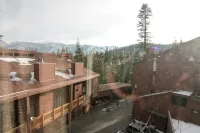Mammoth Ski & Racquet Club - Mountain view