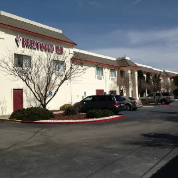 Brentwood Inn & Suites