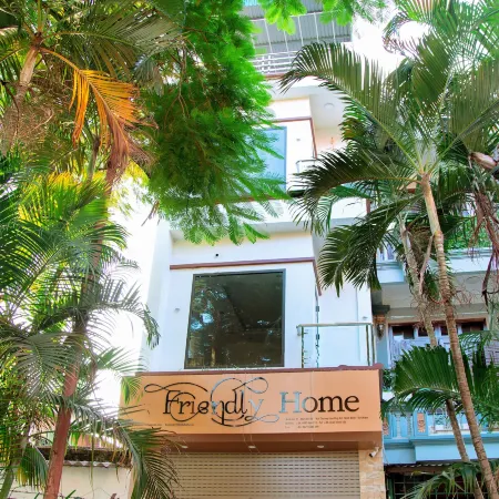 Friendly Home Hotel Отели рядом с достопримечательностью «Гора Нон Нуок»