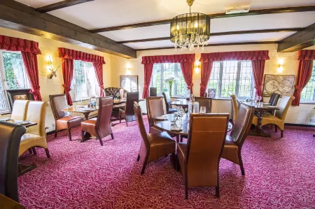 The Roundabout Hotel Отели в г. Колдуолтем