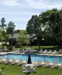 Amber's Inn and Suites - piscina