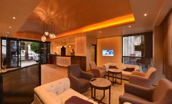 Montebello Deluxe Hotel