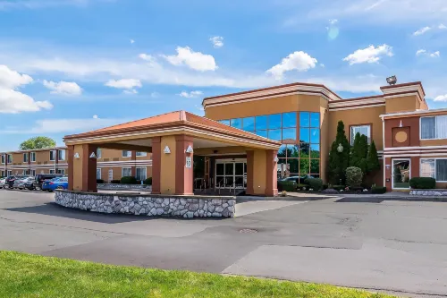 Quality Inn & Suites Albany Airport Hotels in Latham