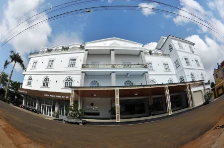 Tam Chau Luxury Hotel