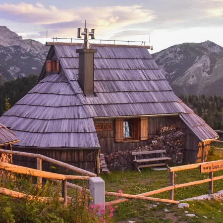 Koča Ojstrica - Velika Planina Ξενοδοχεία στην πόλη Kamnik