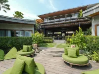 ザ エレメンタム Bingin Beach周辺のホテル