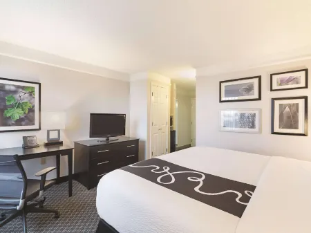 La Quinta Inn & Suites by Wyndham Austin Round Rock