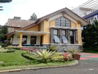 Villa Kota Bunga Lavender