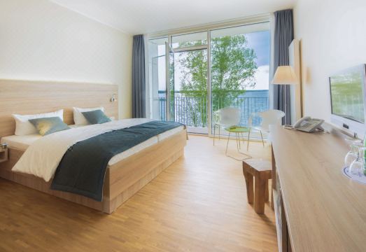 슈트란트호텔 젠프텐베르크 시