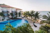 Playa Escondida Beach Club - piscina