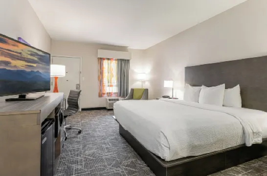 Quality Inn Asheville Downtown Tunnel Rd Отели рядом с достопримечательностью «Оверлук Виллидж»