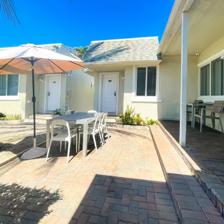 Hollywood Broadwalk Oceanside Hotel