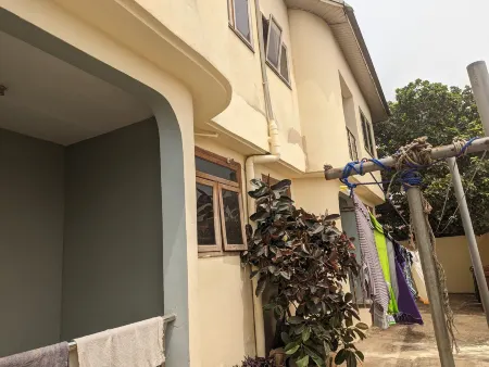 The Golden Apple Guest House Отели рядом с достопримечательностью «BHL»