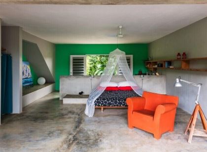 Hix Island House