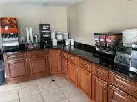 Super 8 by Wyndham Chattanooga/East Ridge - breakfast