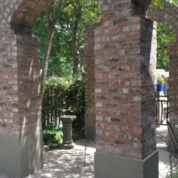 Izimbali Lodge and Restaurant