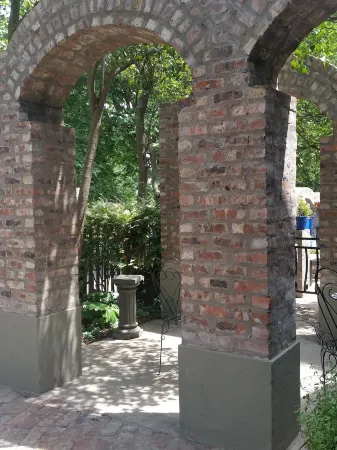 Izimbali Lodge and Restaurant