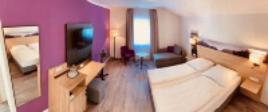 펜션 린덴호프 그라슈브룬  호텔