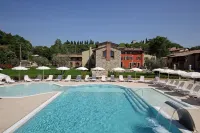 Residence Borgo Mondragon - Pools
