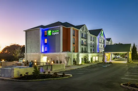Holiday Inn Express Atlanta West - Theme Park Area Отели рядом с достопримечательностью «Парк штата Суитуотер Крик»