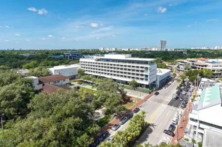 Private Residences at Hotel Arya by Sofla Vacations Отели рядом с достопримечательностью «Miami City Hall»