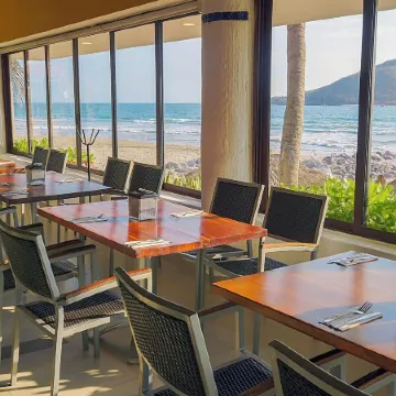 Luna Palace Hotel and Suites