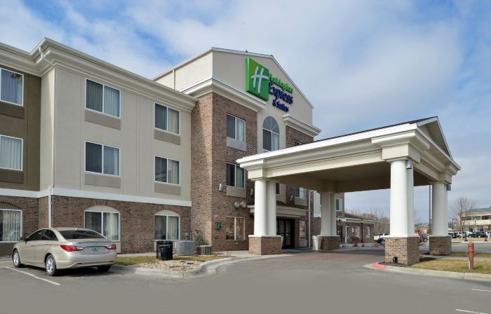 Holiday Inn Express & Suites OMAHA WEST by IHG