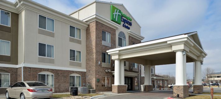 Holiday Inn Express & Suites OMAHA WEST by IHG Hotels in Douglas County