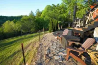 Fainting Goats! Luxe Retreat + 270° Long-Range Views Near Asheville, NC