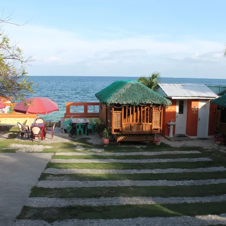 Maxvir Inn Beach Resort