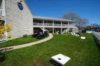 Island Manor Resort 페블리 비치 주변 호텔