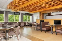 DoubleTree by Hilton Greensboro Airport - Motels