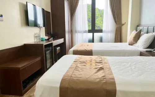 Cat BA Rosalia Hotel - マウンテンビュー