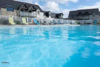 Apparthôtel Mont Saint Michel - Résidence Fleurdumont - Pools